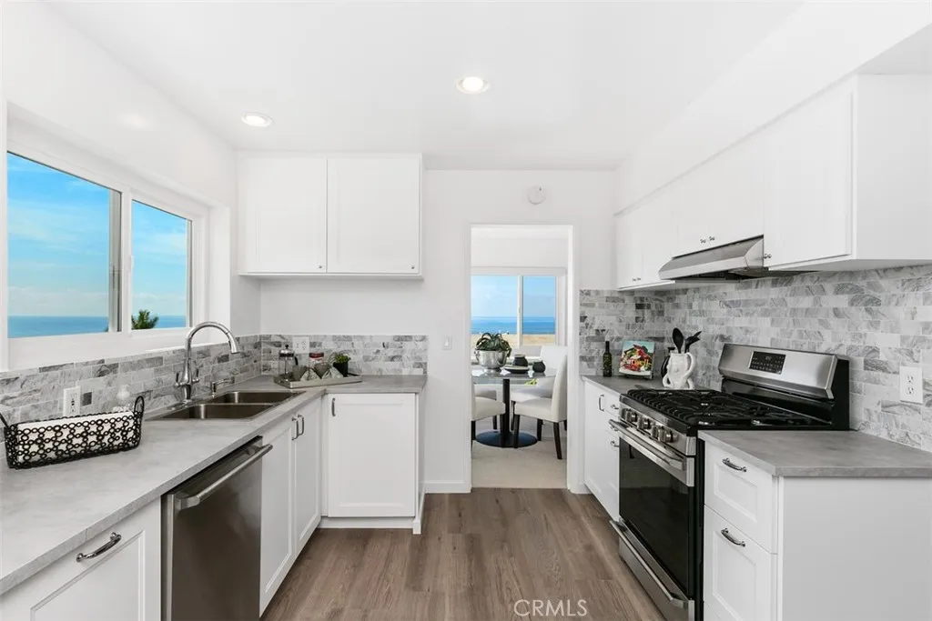 Laguna Beach, California 92651, United States, 3 Bedrooms Bedrooms, ,2 BathroomsBathrooms,Residential,Active,112463