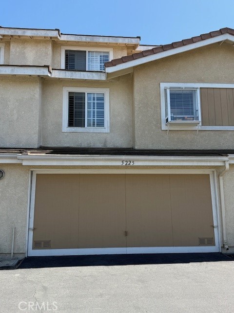 Charming 2 Bedroom, 2 Bath Condo in Quiet Oxnard Community
Welcome to this beautifully updated condo located in a peaceful neighborhood of Oxnard, just under 2 miles from the beach and the scenic Port Hueneme Pier. This well-maintained 2-bedroom, 2-bath home features newer flooring, fresh paint, and brand-new appliances. The kitchen boasts granite countertops and a modern feel that’s perfect for everyday living or entertaining.
Ideally situated in the heart of Oxnard, this home offers convenient access to shopping centers, schools—including award-winning Blue Ribbon Schools—and major commuter routes.
Enjoy resort-style living with community amenities such as walking trails, a sparkling pool, relaxing jacuzzi, and BBQ grills. Whether you're a first-time buyer, downsizing, or looking for a vacation home, this condo is priced to sell and ready for you to move in!
Don’t miss out—schedule your private tour today!