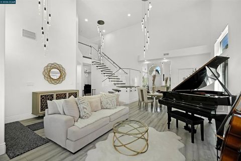 Photo of 621 Black Oak Way Way, Antioch, CA 94509 (MLS # 41130225)