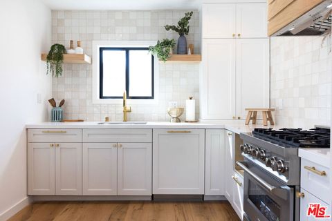 Photo of 17 Sunset Avenue #2, Venice, CA 90291 (MLS # 26660507)