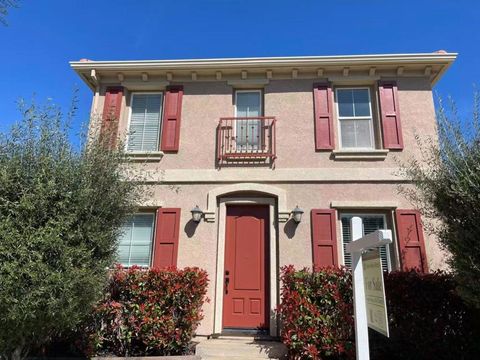 Photo of 311 W Fauna Avenue, Mountain House, CA 95391 (MLS # ML82043253)