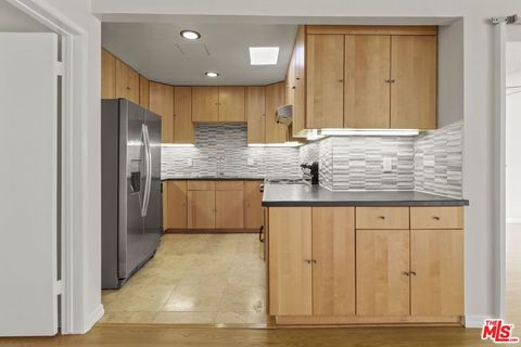 Photo of 1033 6TH Street #303, Santa Monica, CA 90403 (MLS # 26650971)