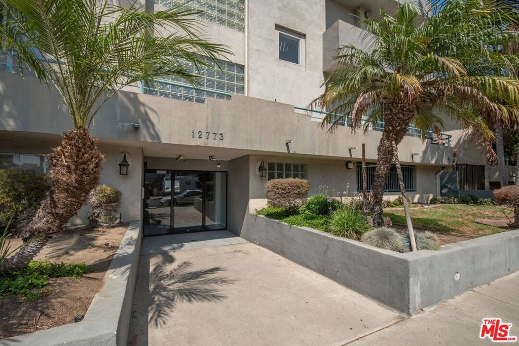 Photo of 12773 Caswell Avenue #103, Los Angeles, CA 90066 (MLS # 25607453)