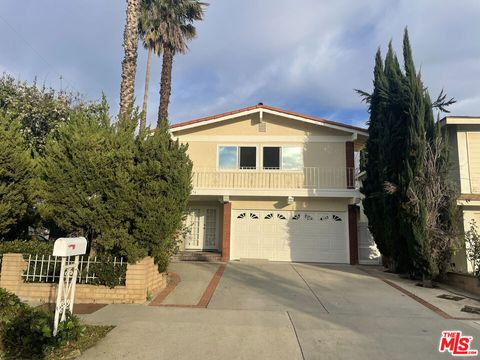 Photo of 8576 Kelvin Avenue, Winnetka, CA 91306 (MLS # 26644203)