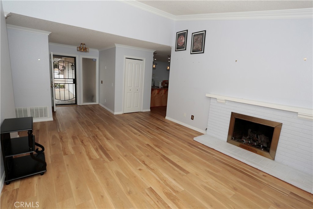 1643 Avenida Loma Vista