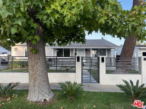 Photo of 6644 Atoll Avenue, North Hollywood, CA 91606 (MLS # 25611953) Photo of 6644 Atoll Avenue, North Hollywood, CA 91606 (MLS # 25611953)