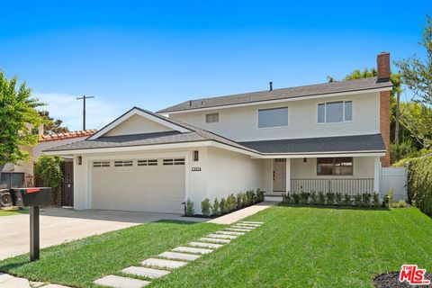 Photo of 12024 Alberta Drive, Culver City, CA 90230 (MLS # 26755039)
