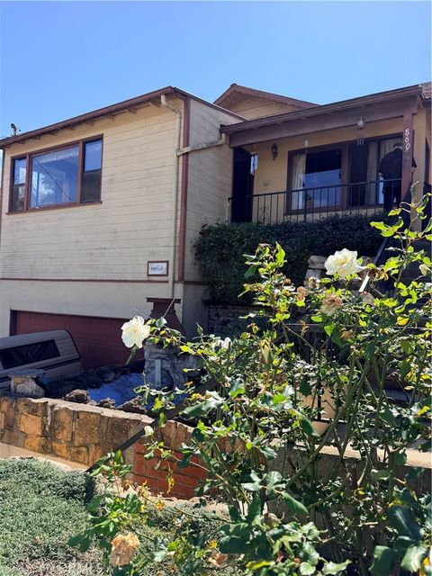 Photo of 860 10th Street, Manhattan Beach, CA 90266 (MLS # SB26060785)
