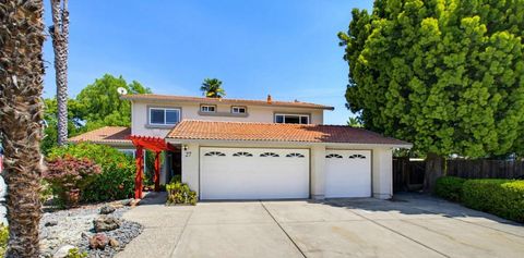 Photo of 27 Park Warren Place, San Jose, CA 95136 (MLS # ML82047411)