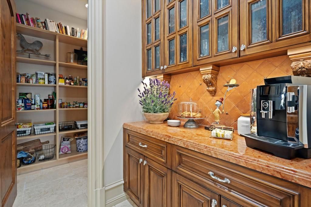 listing image 130725362887037585940