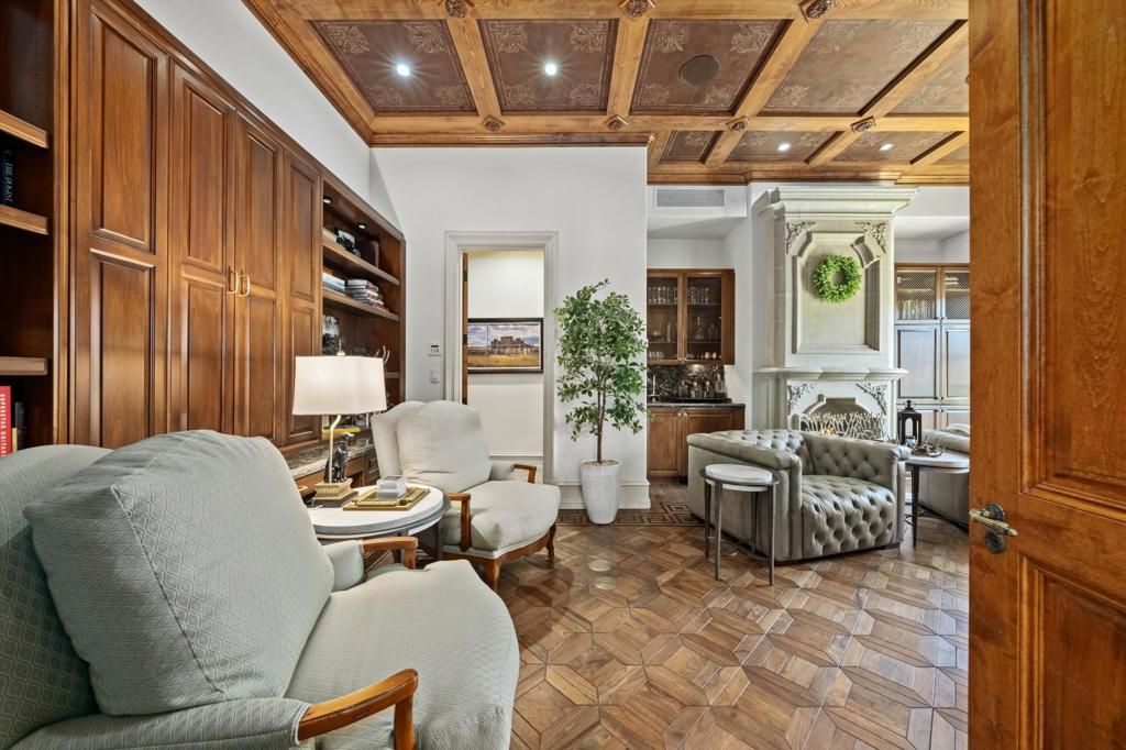 listing image 130721725952365428394