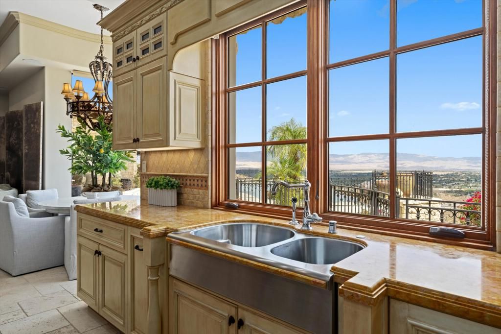 listing image 130728490141140333128