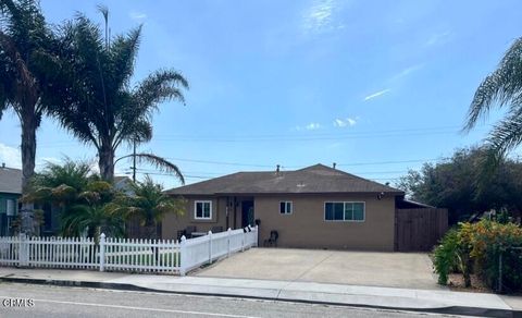 Photo of 1310 Hill Street, Oxnard, CA 93033 (MLS # V1-35706)