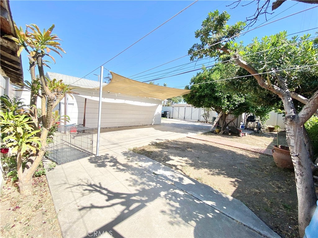 412 E Grand Boulevard
