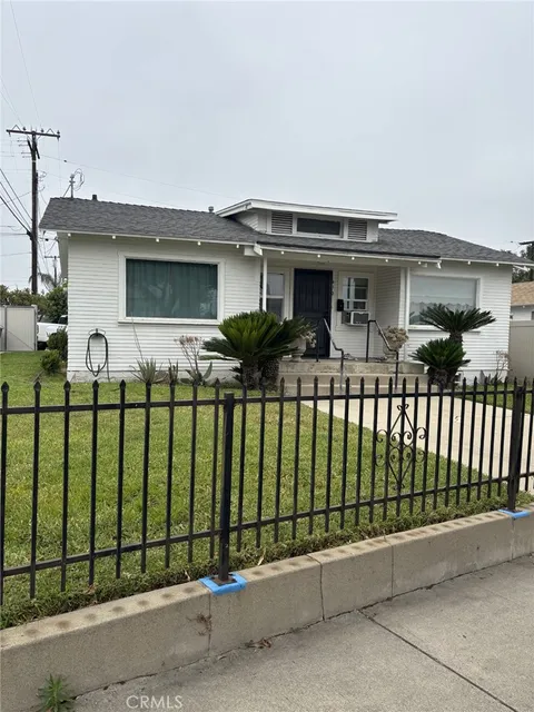 MLS: IV26096970