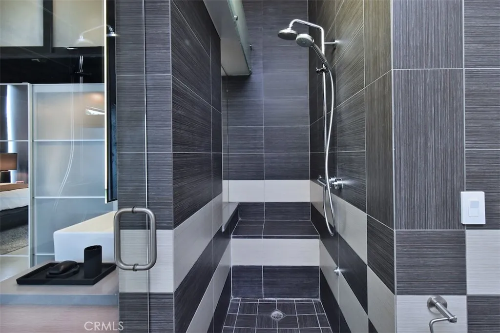 West Hollywood, California 90069, United States, 2 Bedrooms Bedrooms, ,3 BathroomsBathrooms,Residential,Active,204388