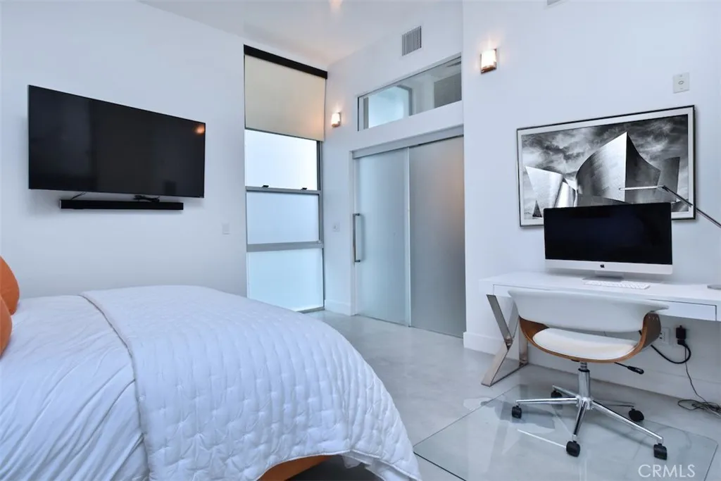 West Hollywood, California 90069, United States, 2 Bedrooms Bedrooms, ,3 BathroomsBathrooms,Residential,Active,204388