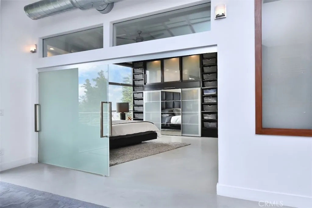 West Hollywood, California 90069, United States, 2 Bedrooms Bedrooms, ,3 BathroomsBathrooms,Residential,Active,204388