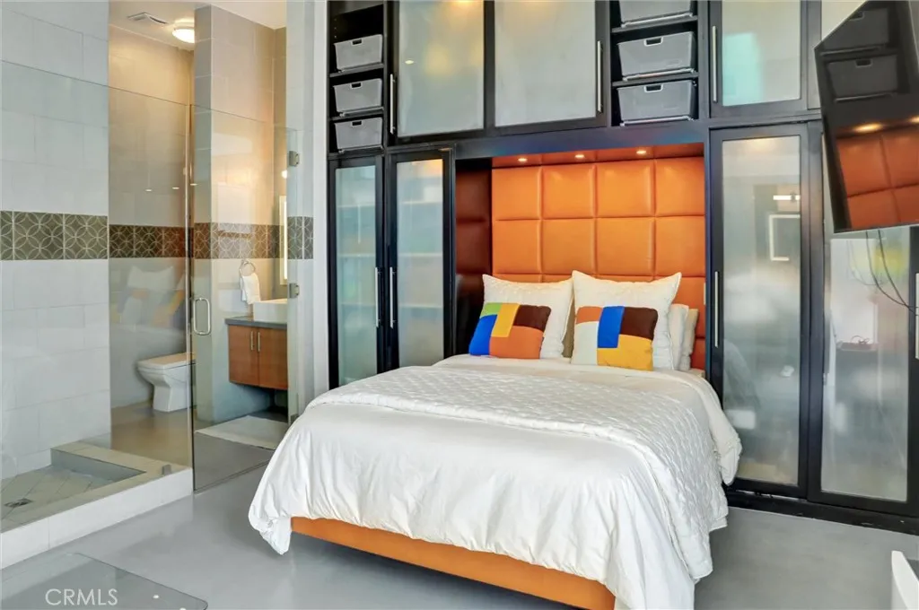 West Hollywood, California 90069, United States, 2 Bedrooms Bedrooms, ,3 BathroomsBathrooms,Residential,Active,204388