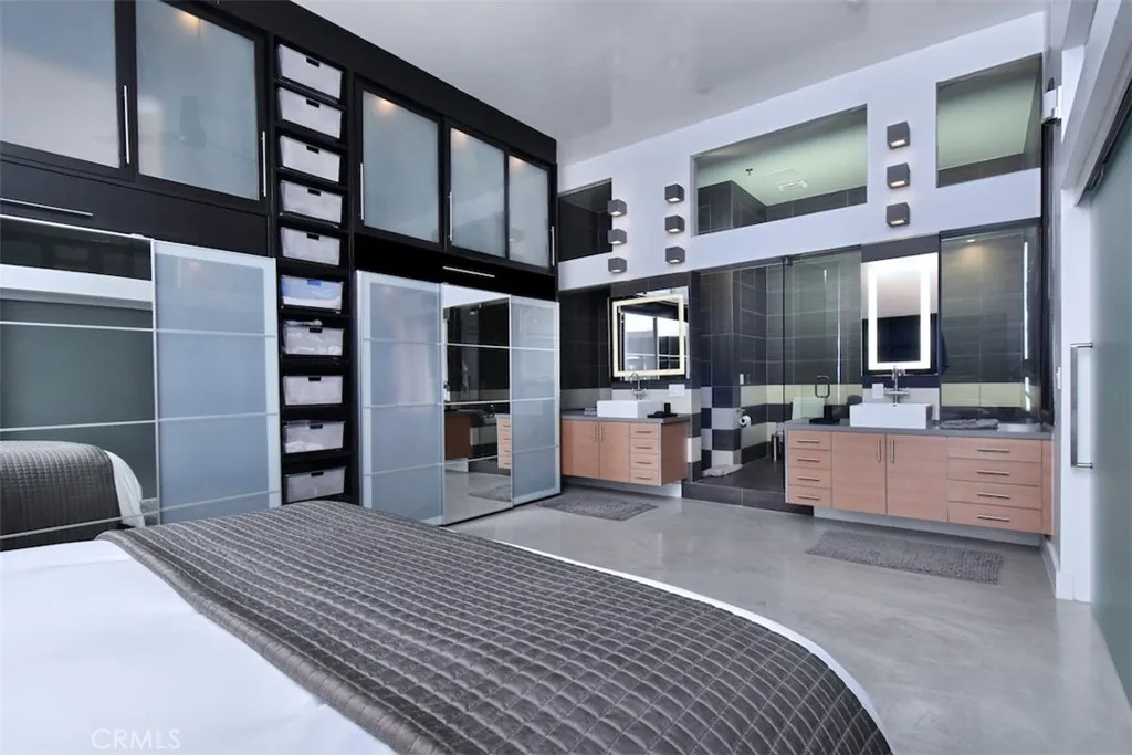 West Hollywood, California 90069, United States, 2 Bedrooms Bedrooms, ,3 BathroomsBathrooms,Residential,Active,204388