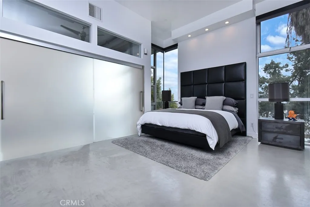 West Hollywood, California 90069, United States, 2 Bedrooms Bedrooms, ,3 BathroomsBathrooms,Residential,Active,204388