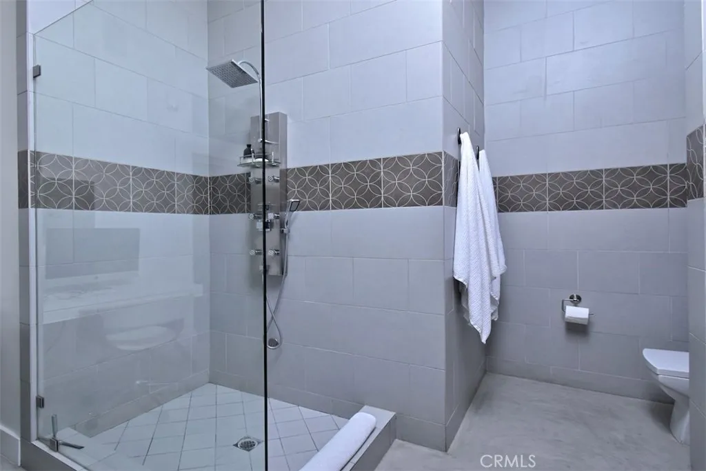 West Hollywood, California 90069, United States, 2 Bedrooms Bedrooms, ,3 BathroomsBathrooms,Residential,Active,204388