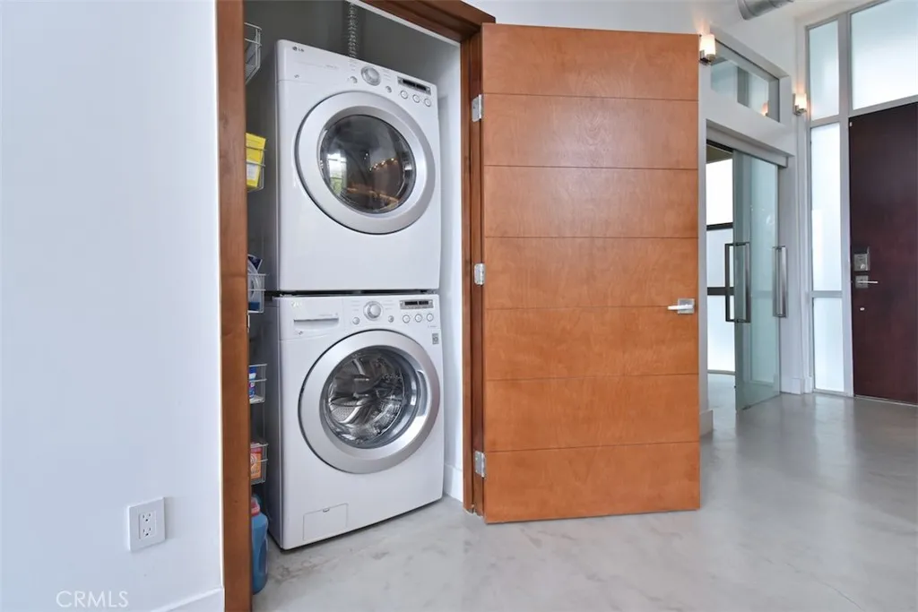 West Hollywood, California 90069, United States, 2 Bedrooms Bedrooms, ,3 BathroomsBathrooms,Residential,Active,204388