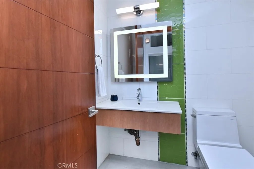 West Hollywood, California 90069, United States, 2 Bedrooms Bedrooms, ,3 BathroomsBathrooms,Residential,Active,204388