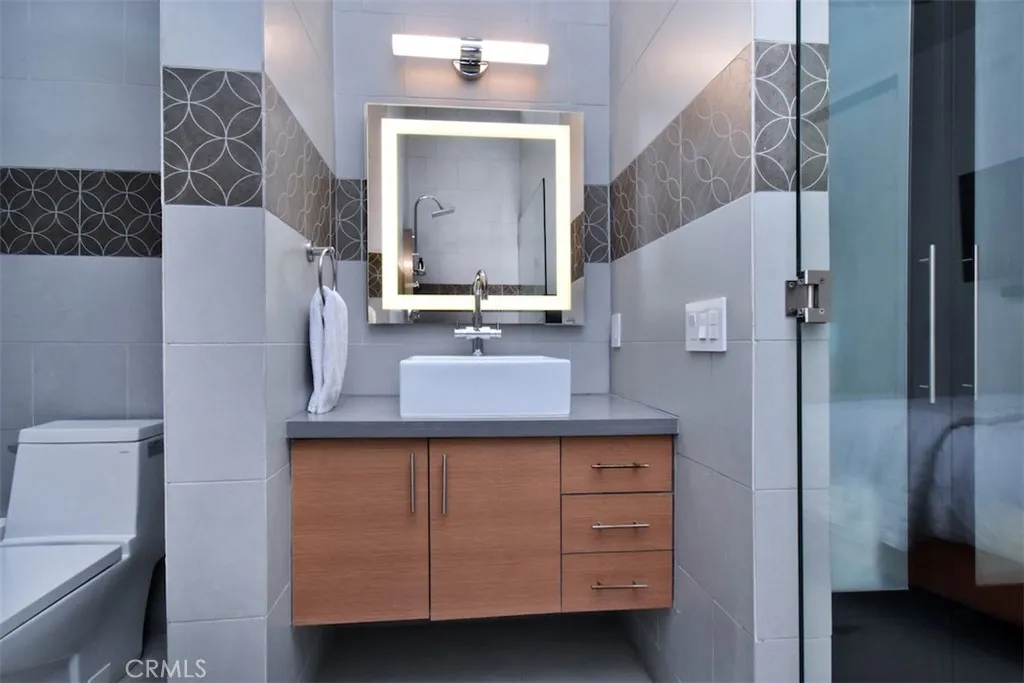 West Hollywood, California 90069, United States, 2 Bedrooms Bedrooms, ,3 BathroomsBathrooms,Residential,Active,204388