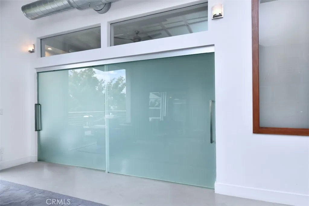 West Hollywood, California 90069, United States, 2 Bedrooms Bedrooms, ,3 BathroomsBathrooms,Residential,Active,204388