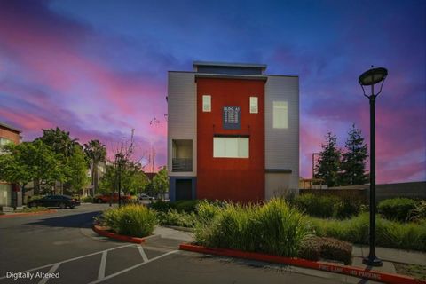 Photo of 439 Ellicott Loop, San Jose, CA 95123 (MLS # ML82044959)