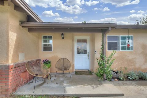Photo of 3909 Rockingham Place Pl, Riverside, CA 92504 (MLS # CV25219050) Photo of 3909 Rockingham Place Pl, Riverside, CA 92504 (MLS # CV25219050)