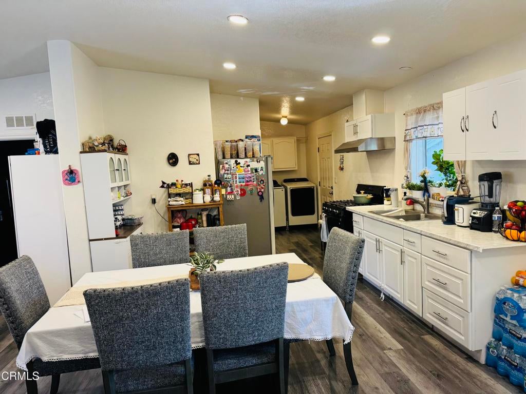 1253 Pear Avenue 105