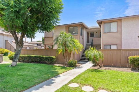 Photo of 1313 Massachusetts Avenue #201, Riverside, CA 92507 (MLS # CV25176170) Photo of 1313 Massachusetts Avenue #201, Riverside, CA 92507 (MLS # CV25176170)