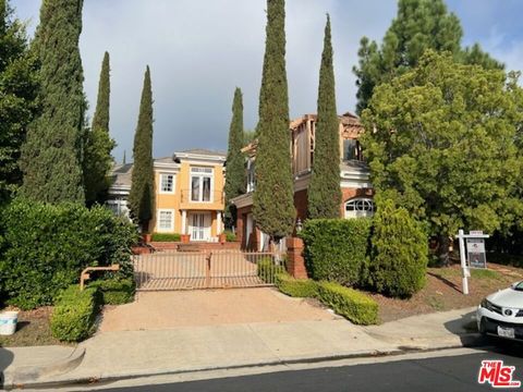 Photo of 2387 Earls Court, Los Angeles, CA 90077 (MLS # 25611467) Photo of 2387 Earls Court, Los Angeles, CA 90077 (MLS # 25611467)
