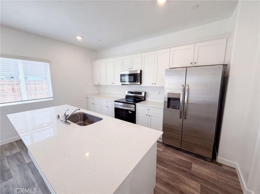 4472 Bellaire