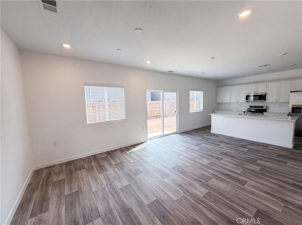 4472 Bellaire