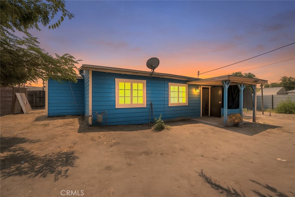 Charming 1-bed, 1-bath residential home located on a quiet cul-de-sac with minimal traffic. Features two separate driveway entrances on either side, providing convenient access. Surrounded by only two neighboring properties, offering privacy and tranquility. Ideal for investors—cash only, as the property may require some repairs. Perfect opportunity for those seeking a project in a peaceful setting.