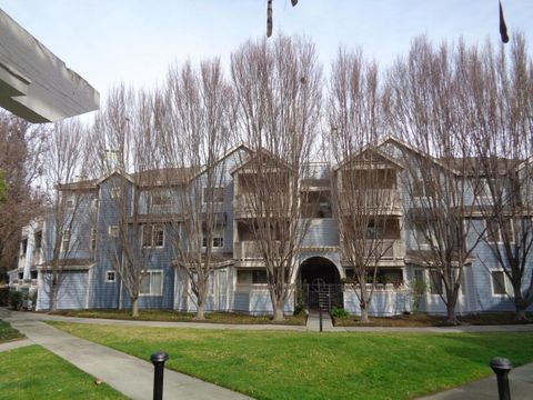 Photo of 604 Arcadia Terrace #303, Sunnyvale, CA 94085 (MLS # ML82034763)