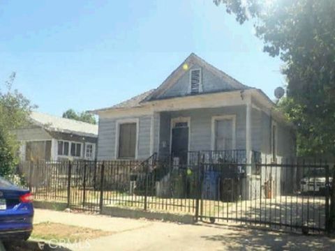 Photo of 908 E 49th Place, Los Angeles, CA 90011 (MLS # IV26133205)