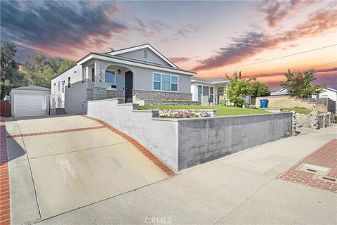 Photo of 1236 W Elberon Avenue, San Pedro, CA 90732 (MLS # SB26096808)