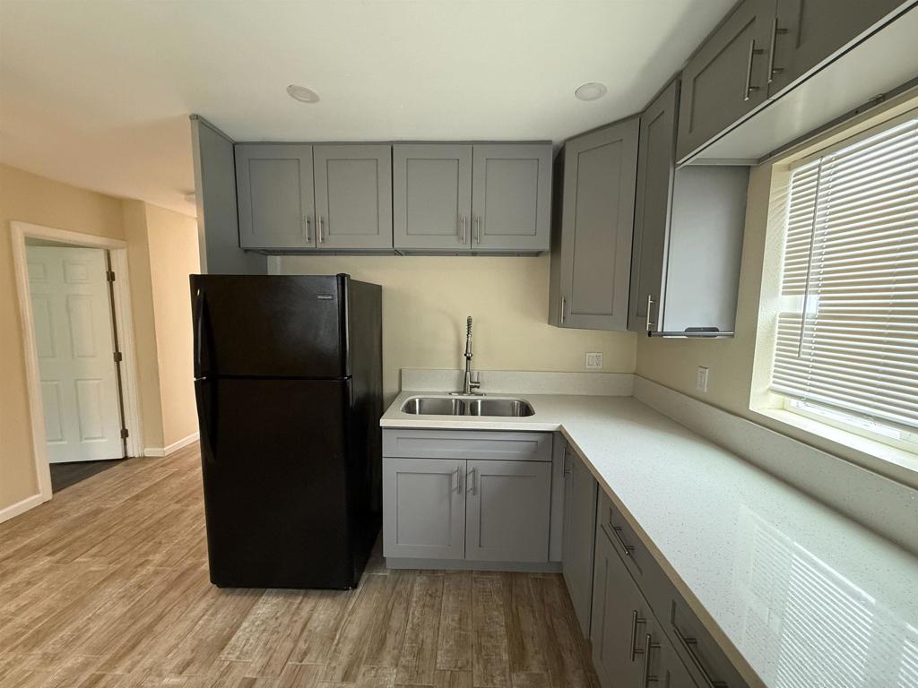 97-5895 Imperial Ave