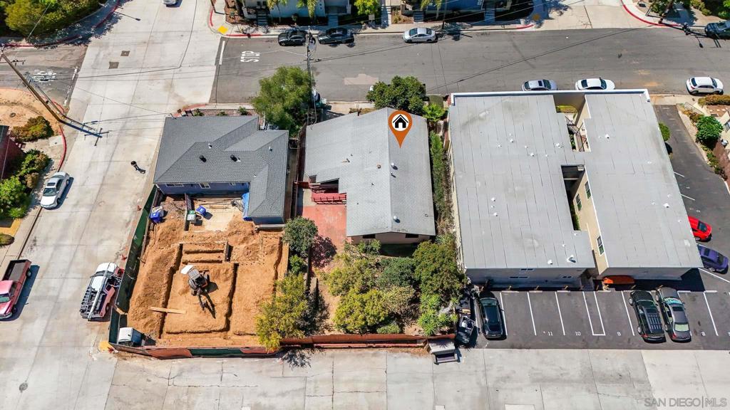 5858 Riley St