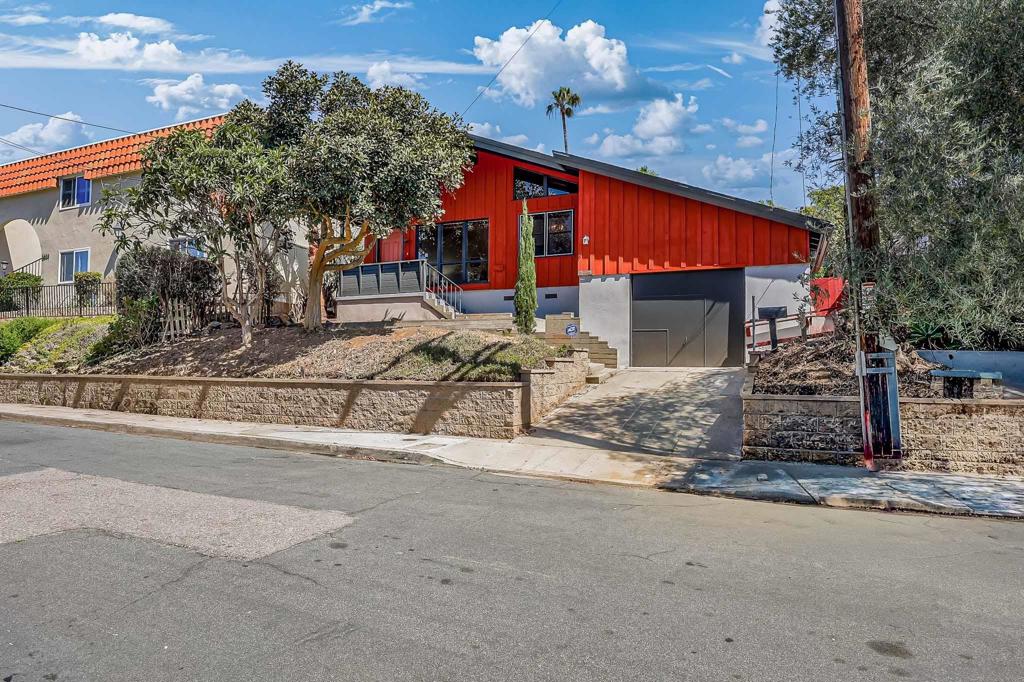 5858 Riley St