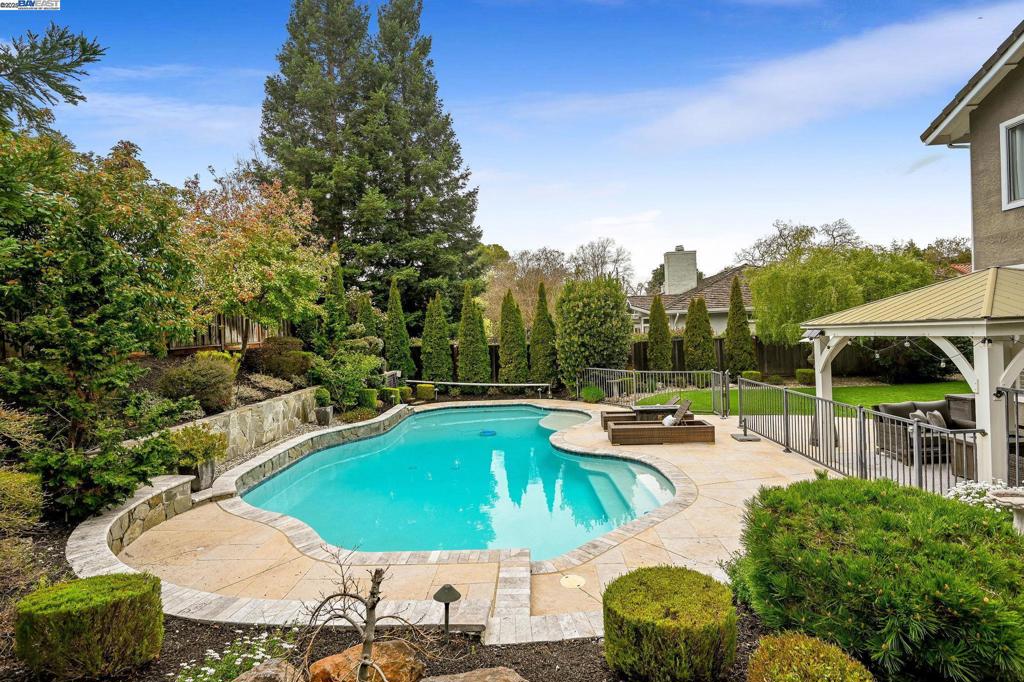 WOODRANCH - Residential