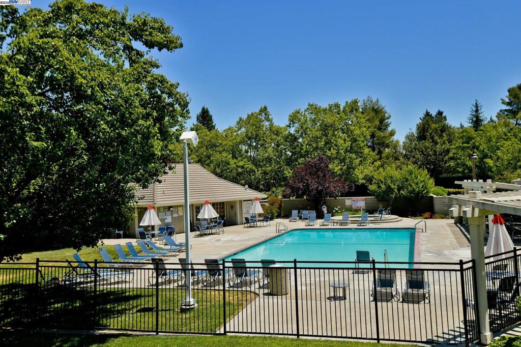 WOODRANCH - Residential