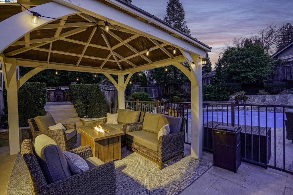 WOODRANCH - Residential