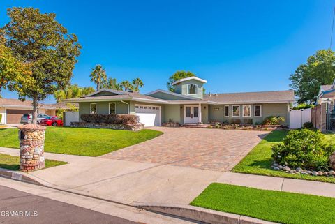 Photo of 5718 Ostin Avenue, Woodland Hills, CA 91367 (MLS # 225005423)