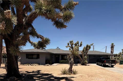Photo of 58282 Pueblo Trl, Yucca Valley, CA 92284 (MLS # CV26176487)