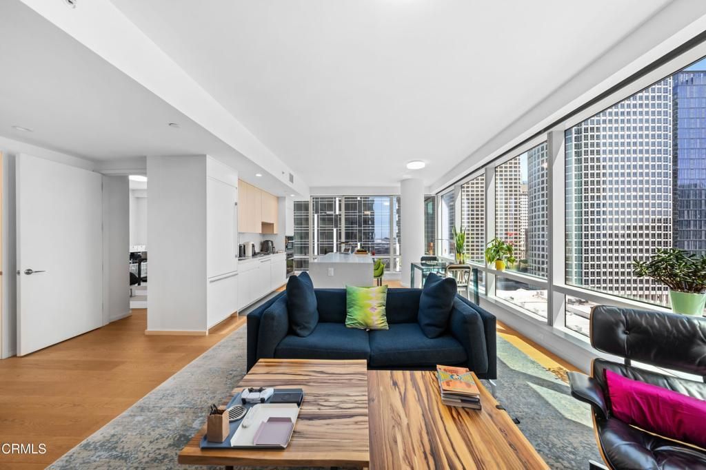 Photo of 877 Francisco Street #1506, Los Angeles, CA 90015 (MLS # P1-25338)